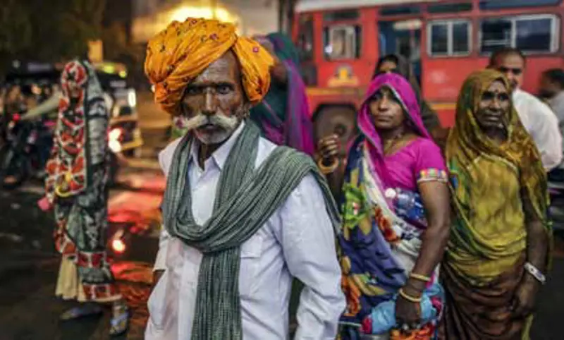 Picture of a man wearing a turban.