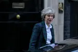 Theresa May fotograferet for Downing Street 10.