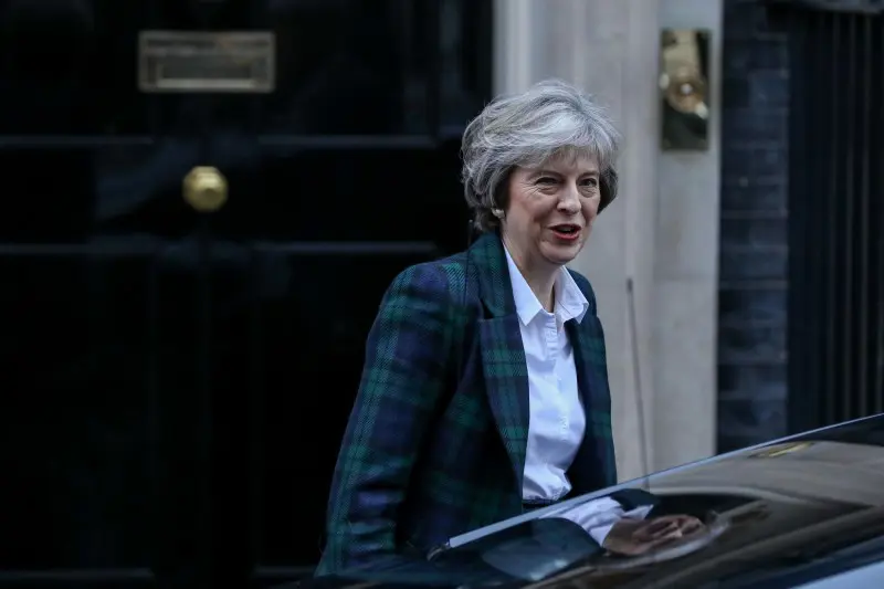 Theresa May fotograferet for Downing Street 10.