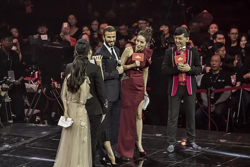 Fodboldstjernen David Beckham på scenen under Singles' Day.